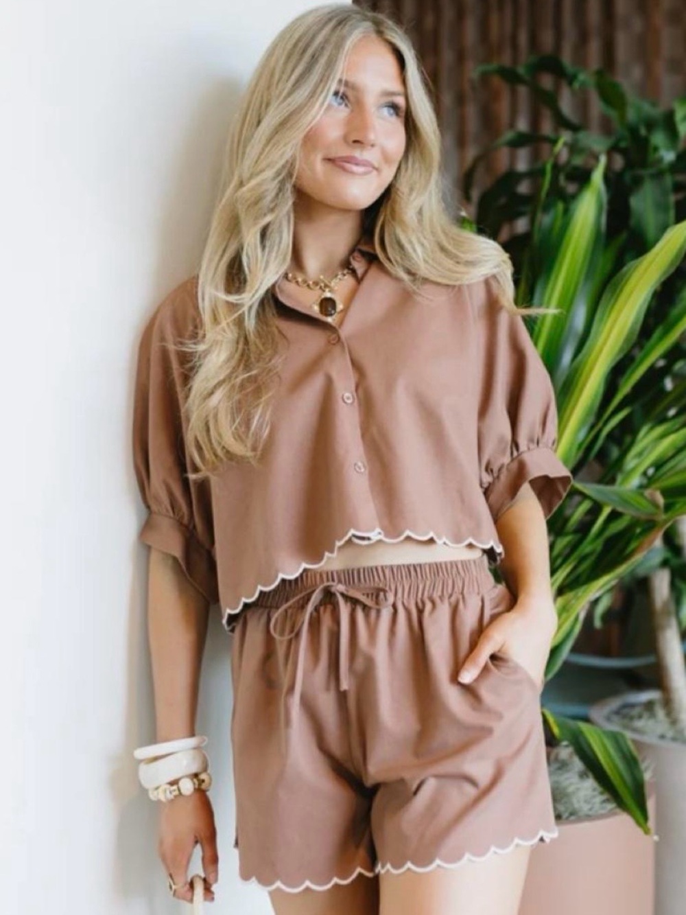 Vestique brown two-piece set. - Picture 3 of 5